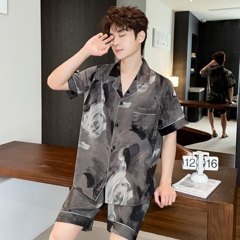 Ice silk pajamas for men in summer, simple and high-end short-sleeved shorts two-piece suit for men, cool home clothes that can be worn outside