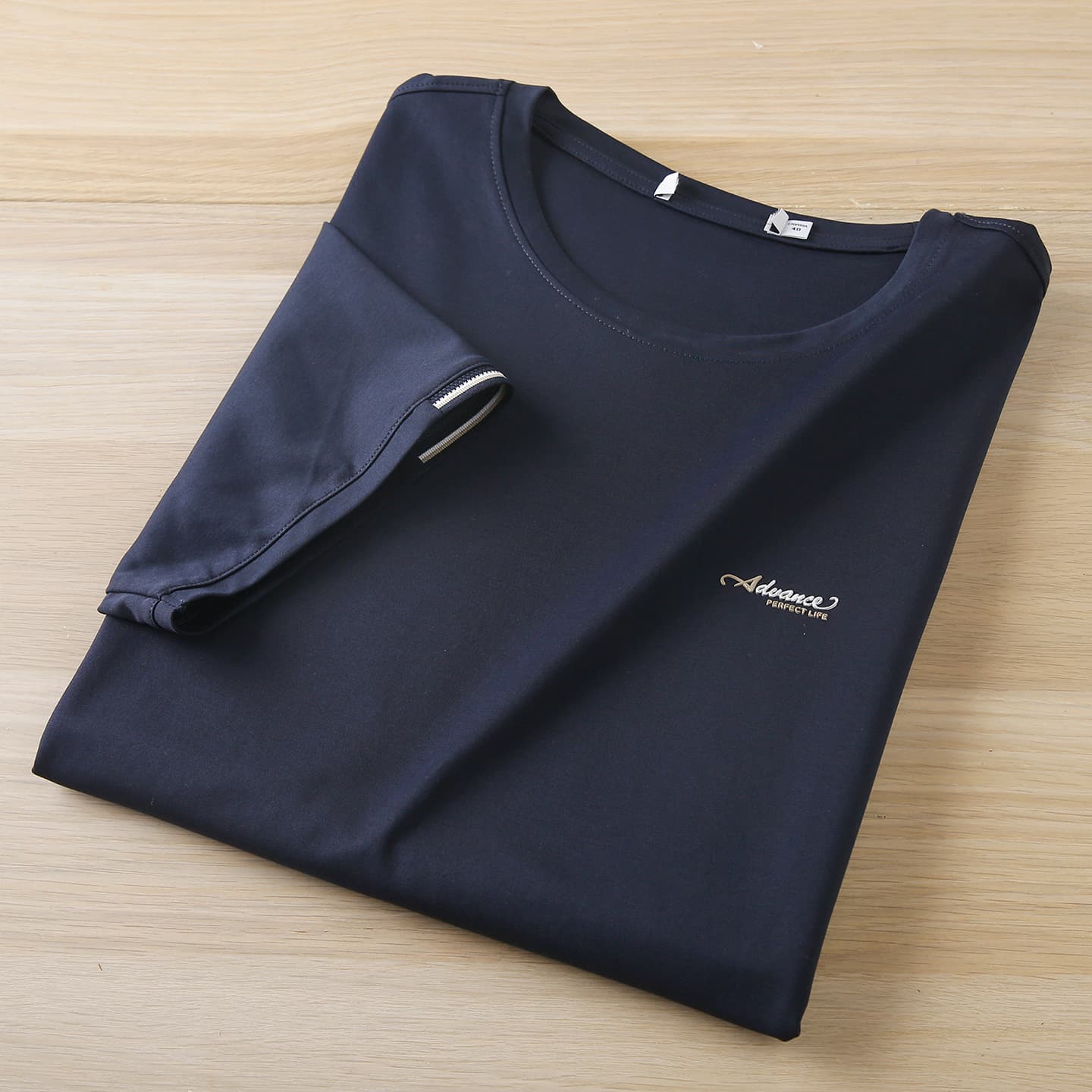 Haichegui Round Neck Short Sleeve T-Shirt Men Summer Breathable Thin Embroidery Slight Stretch Casual Versatile Tee 2Y151