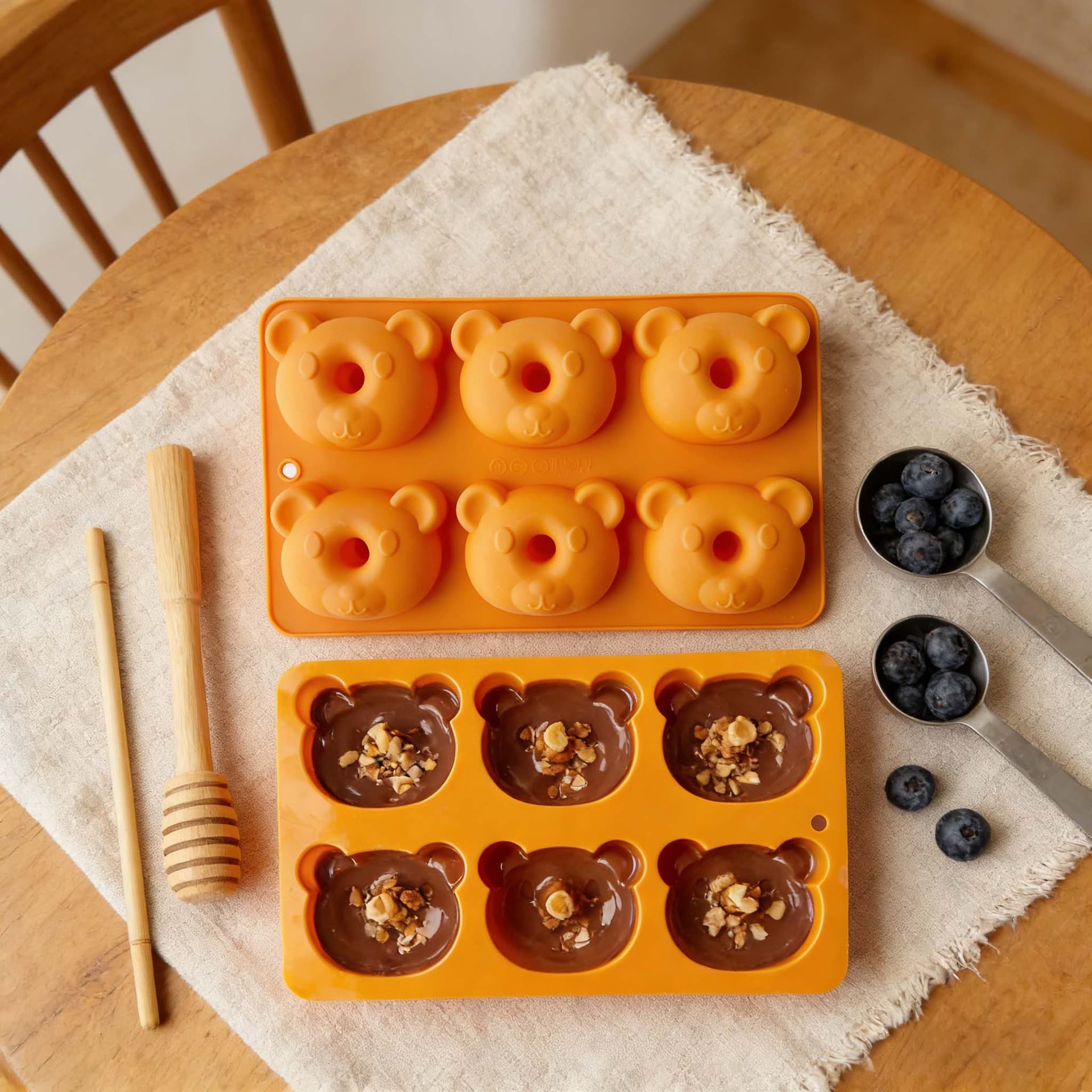 Bear donut mold baby food supplement tool animal pinch grinder food grade steamed cake silicone mold