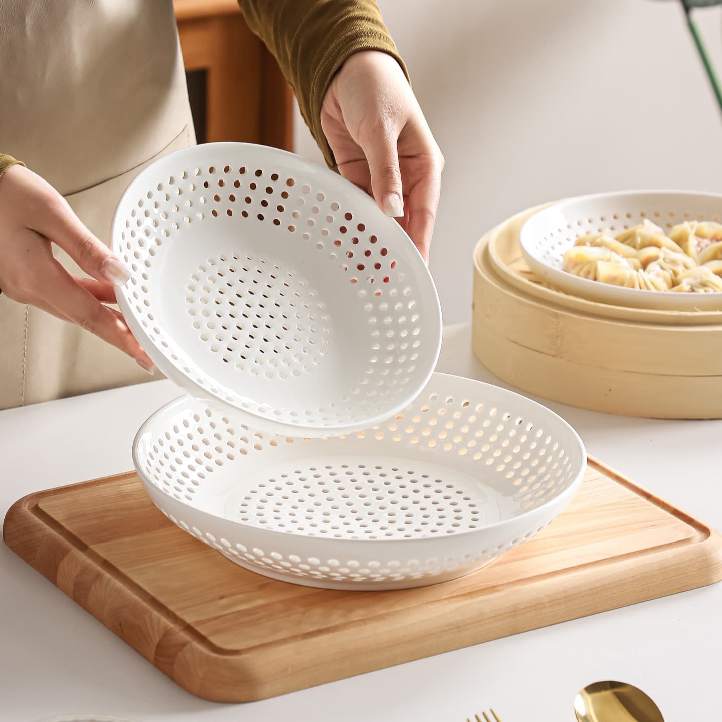Ceramic steaming plate dumpling plate steamed buns steamed bun plate drain plate steamer fruit plate fruit and vegetable plate seafood steaming plate