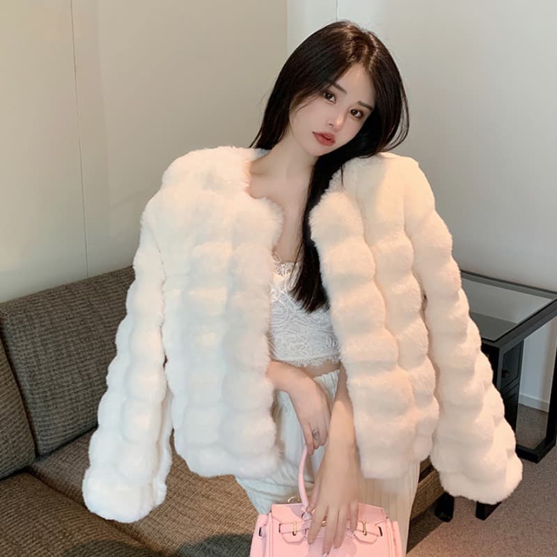 Young Women's Faux Rabbit Fur Coat Winter Thickened Eco-friendly Lamb Fur Short Plush Jacket Polo Collar Long Sleeve Bamboo Fiber