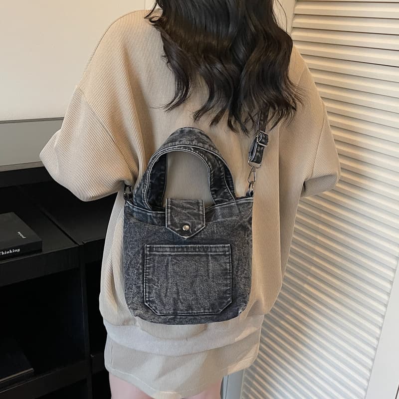 Denim bag women's 2026 summer new style fashionable retro one-shoulder oblique niche casual commuting bucket bag