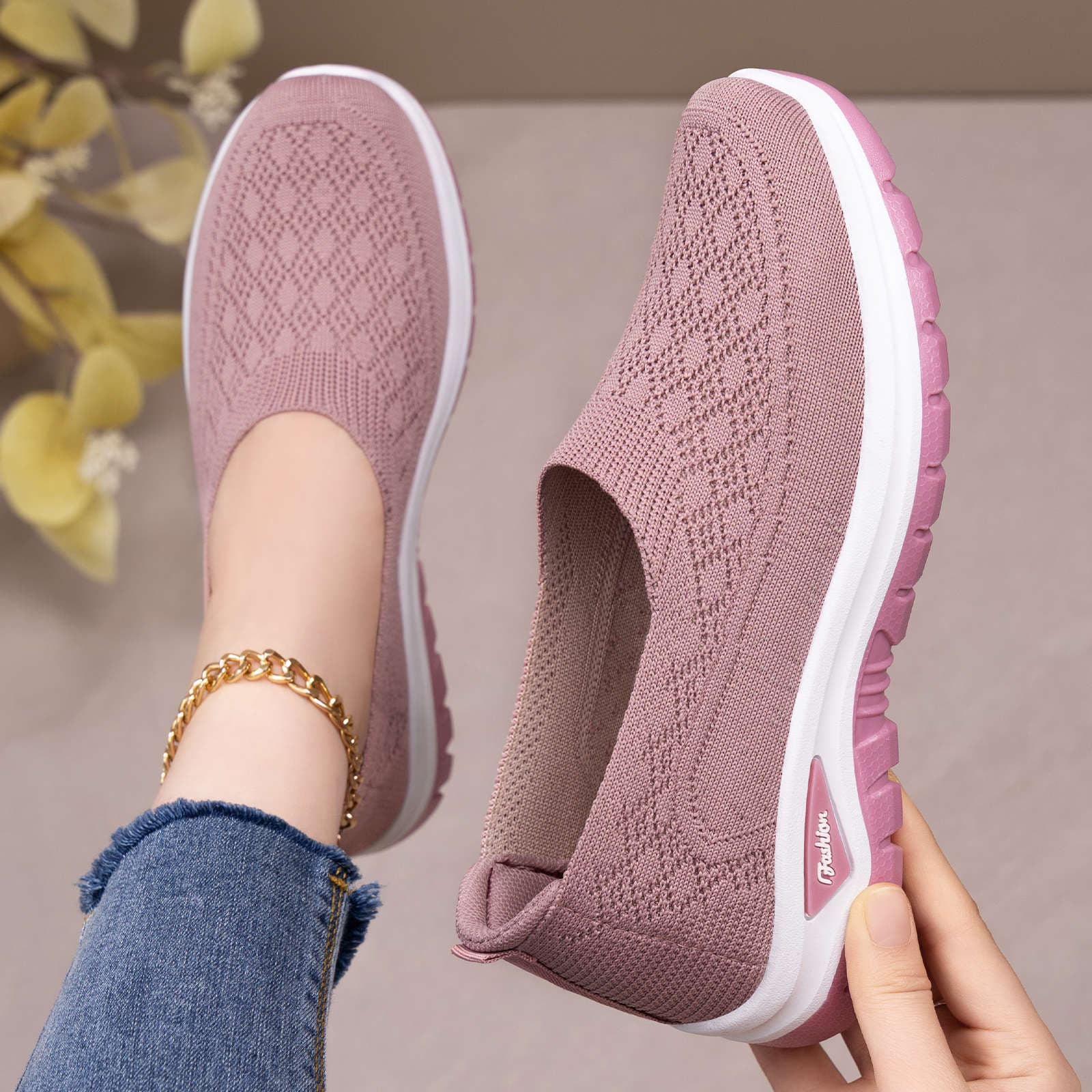 Women's Casual Shoes 2026 New Style Cross-border Drop Shipping Knitted Breathable Slip-on Walking Shoes for Moms