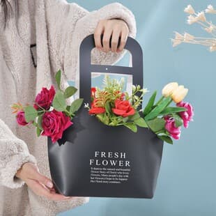 Creative Kraft Paper Flower Handbag, Trendy Letter-Printed Flower Packaging Box for Florist Shops, Valentine's Day Gift Box