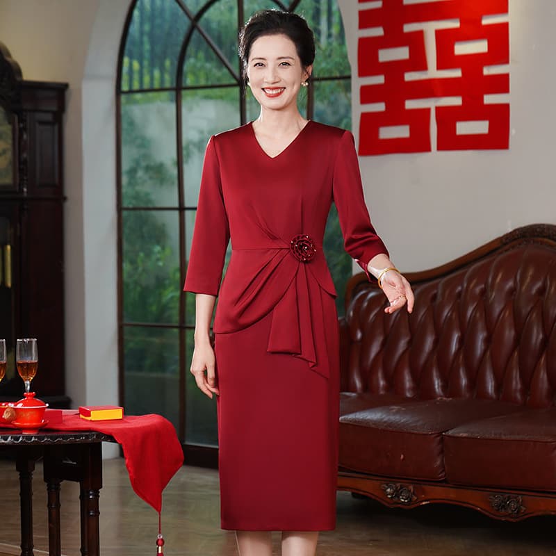 New Spring/Summer High-End Mother's Wedding Dress - Stylish and Conceals Tummy Control for Mothers-in-Law