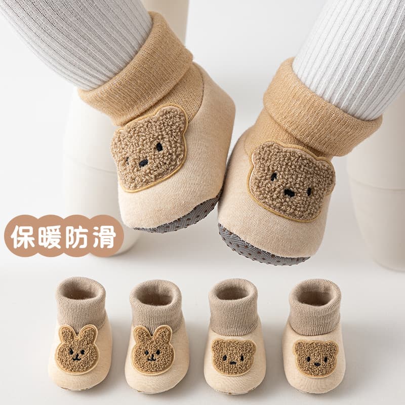 Newborn and toddler pre-walking shoes, thickened, warm, non-slip indoor socks for autumn and winter, perfect for learning to walk.