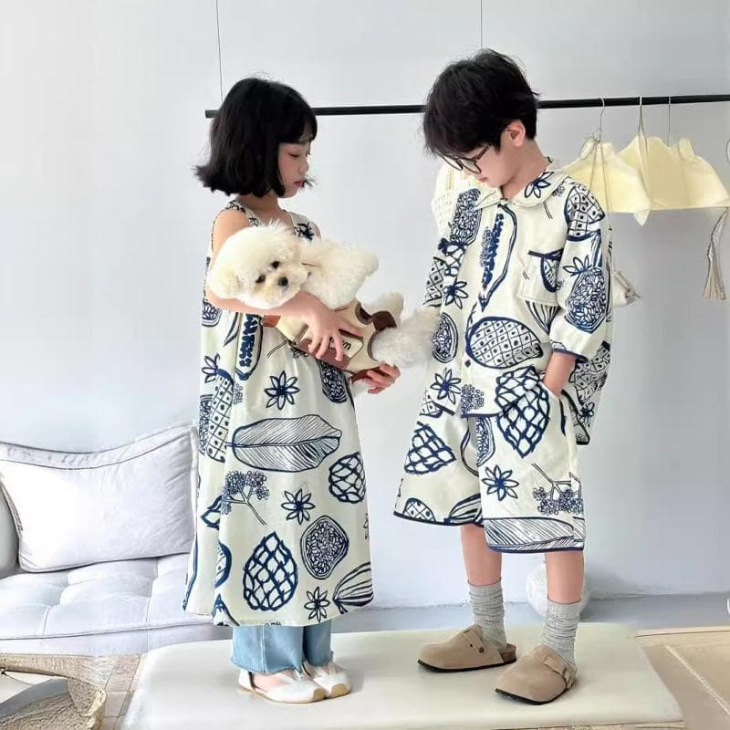 Children's brother and sister outfits, summer girls, Korean style irregular pattern dress, baby blue and white porcelain short-sleeved shorts two-piece set