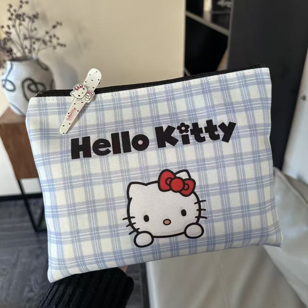 Blue, Pink, and Yellow Plaid Hello Kitty Makeup Bag, Portable Clutch Bag, Large Capacity Storage Bag for Cosmetics and Miscellaneous Items