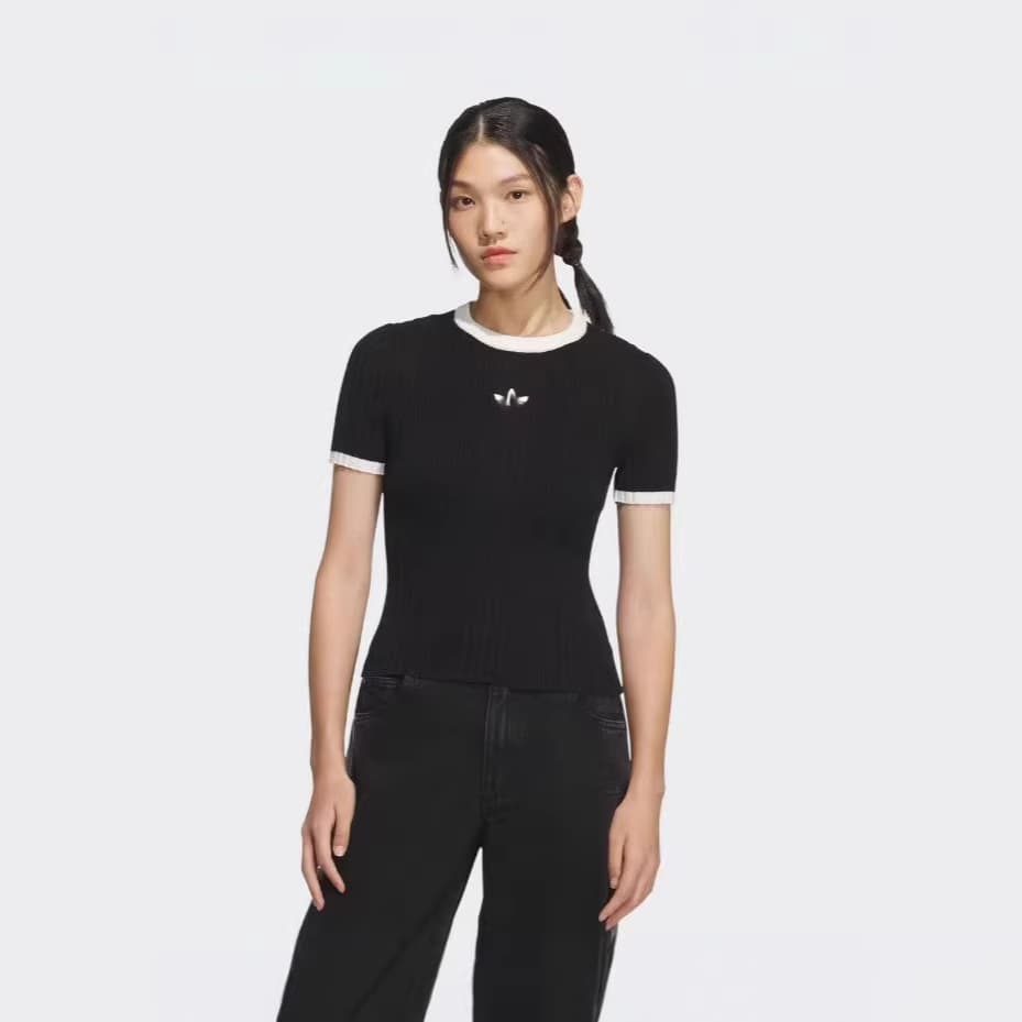 New Clover Embroidered Knit Short Sleeve Early Spring Black and White Contrast Color Basic Embroidery Versatile Casual