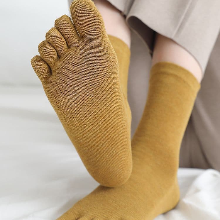 Women's cotton five-toe socks, mid-calf socks, spring and autumn solid color split-toe socks, five-toe breathable sweat-absorbent long socks