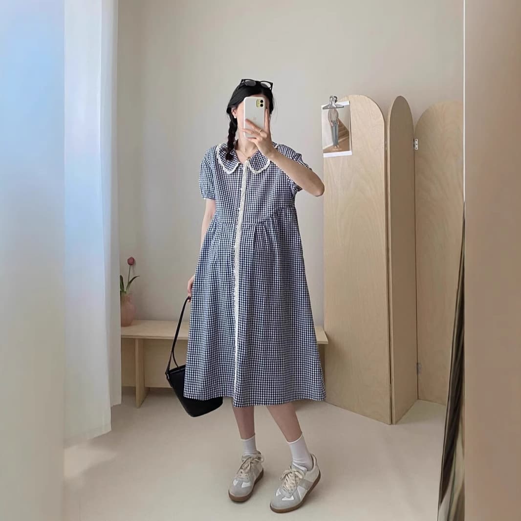 Vintage Chic Fashionable Maternity Dress with Lace Plaid Single-Breasted Short Sleeve Slim Fit for Trendy Moms