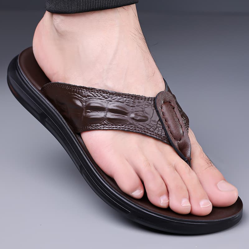 2026 Summer New Premium Comfort Flip Flops Beach Sandals Men Outdoor Casual Breathable Flip Flops Cross-border Cool Slippers