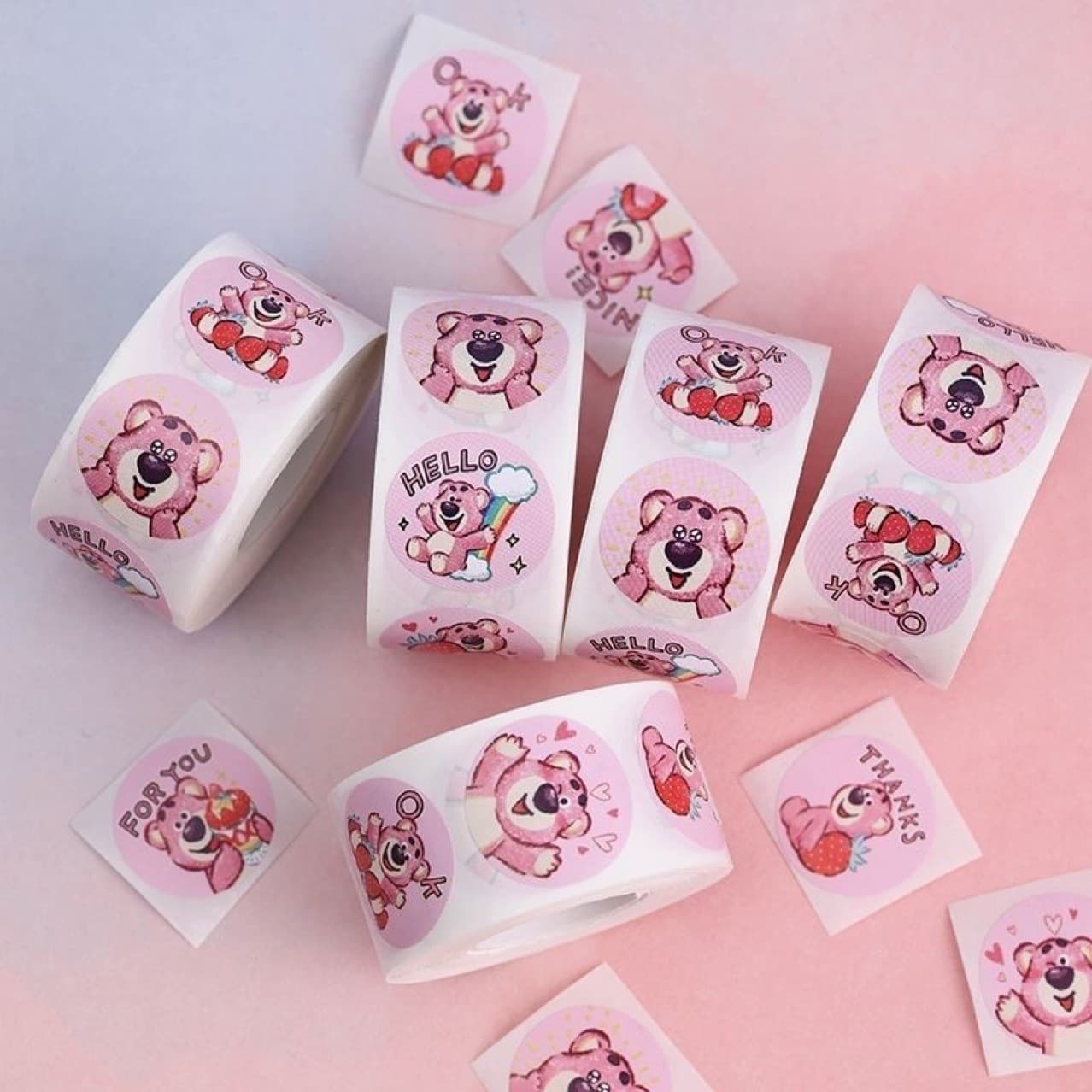 Strawberry Bear Sticker Round Sealing Sticker 500PCS/Roll Self-Adhesive Label Children's Cartoon Roll Sticker Wholesale