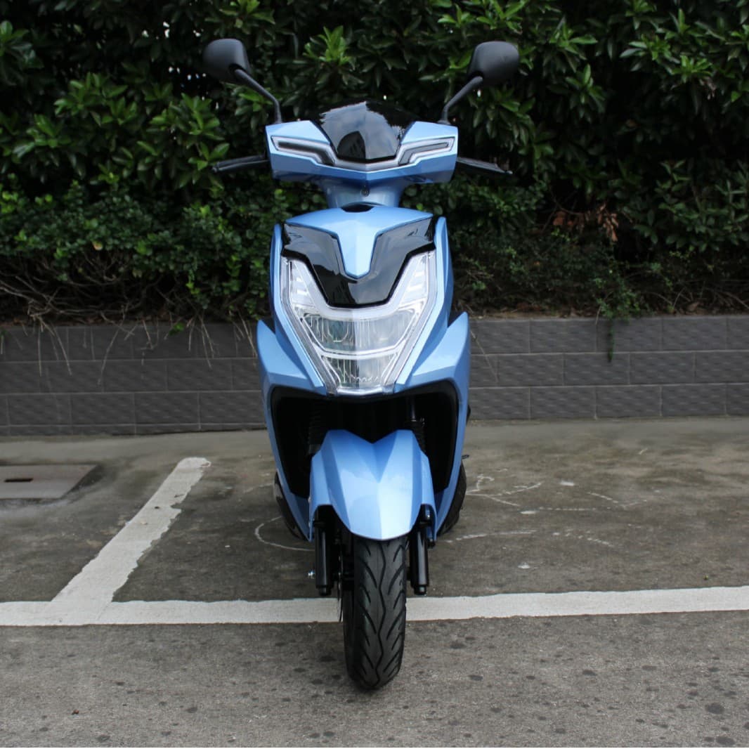Hot-Selling Fuel-Efficient Pedal Scooter Commuter Two-Wheel Motorcycle Powerful 49/180CC