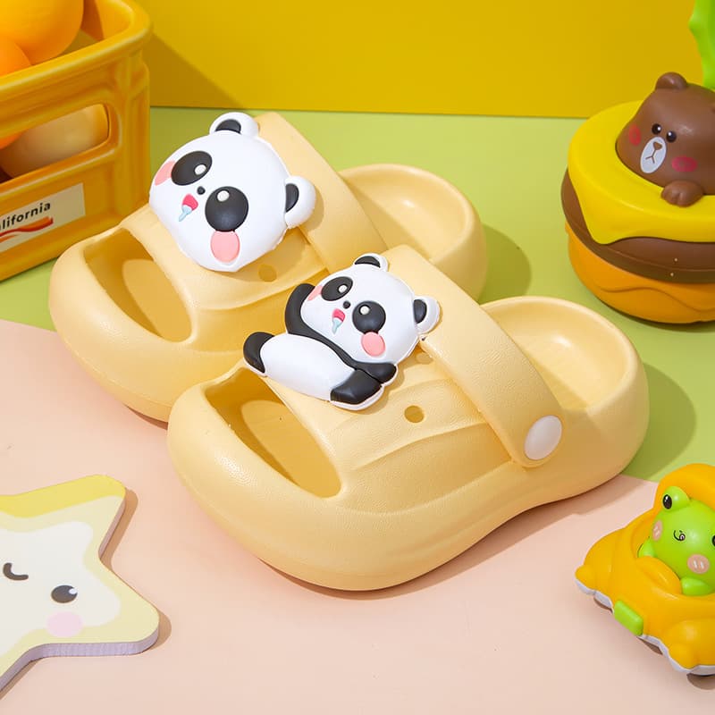 Spring Summer Children's Croc-Style Shoes Cute Cartoon Panda Indoor Outdoor Two-Wear Closed-Toe Sandals Boys Girls Slippers