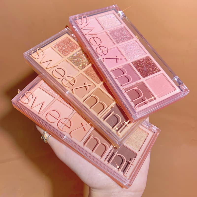 Sweet mint ten-color eyeshadow palette popular pearlescent matte fine shimmer student party daily affordable milk tea eyeshadow