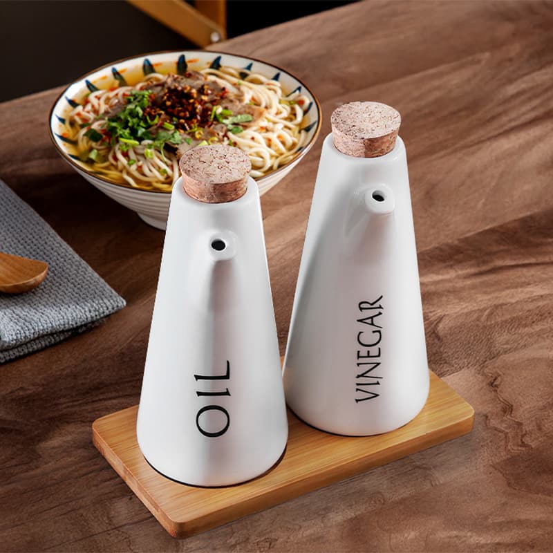 Japanese-style Household Ceramic Sealed Soy Sauce Bottle Vinegar Bottle Seasoning Bottle Decor Seasoning Jar Set Home Kitchen Seasoning
