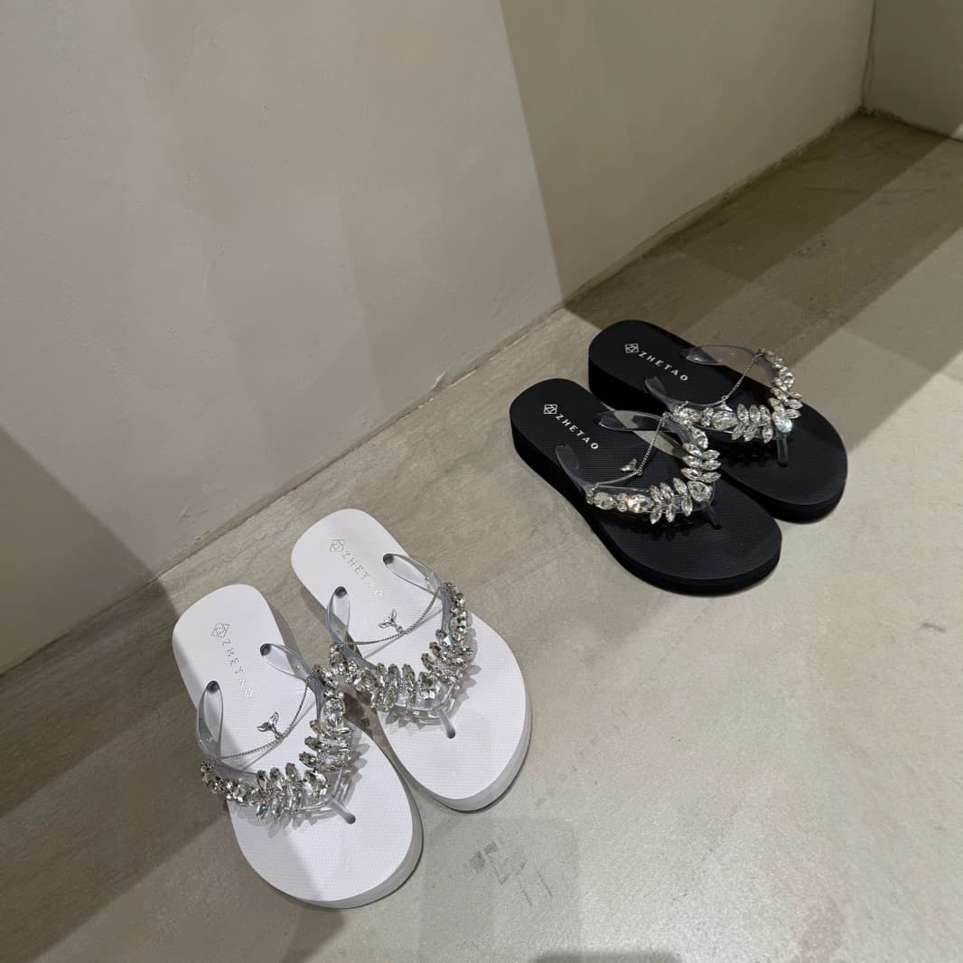 2025 New Rhinestone Thong Sandals for Women, Wedge Heel Vacation Casual Slippers, Fish Tail Chain Elegant Toe Post Beach Sandals