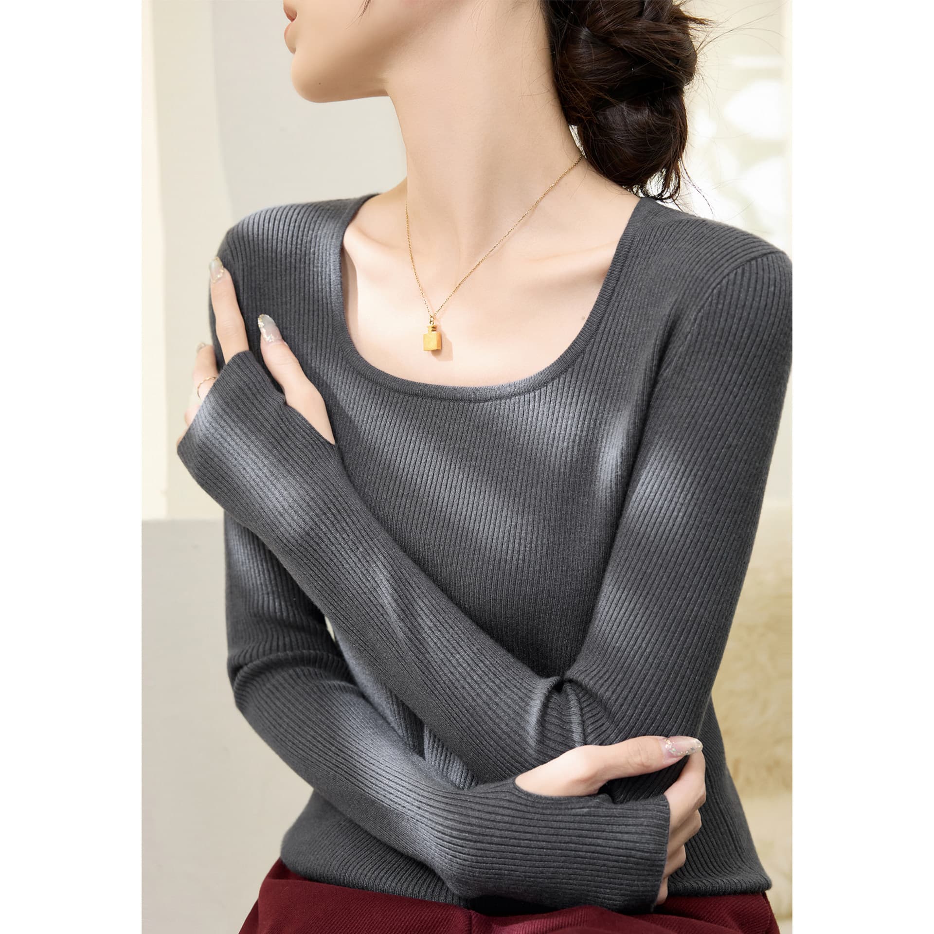 2025 U-Neck Long Sleeve Versatile Base Layer Slim Fit Fall Winter New Thumbhole Design Women's Top
