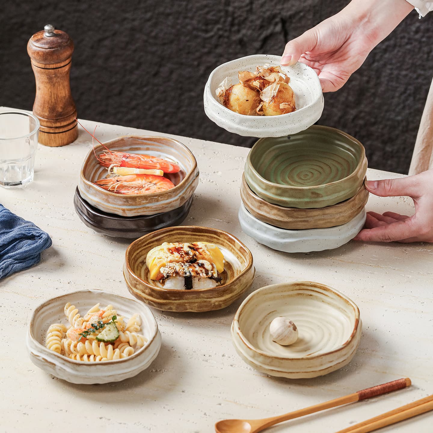 Japanese retro coarse pottery four-legged flavor plate creative threaded dipping plate Diamondback ceramic dessert plate light luxury retro