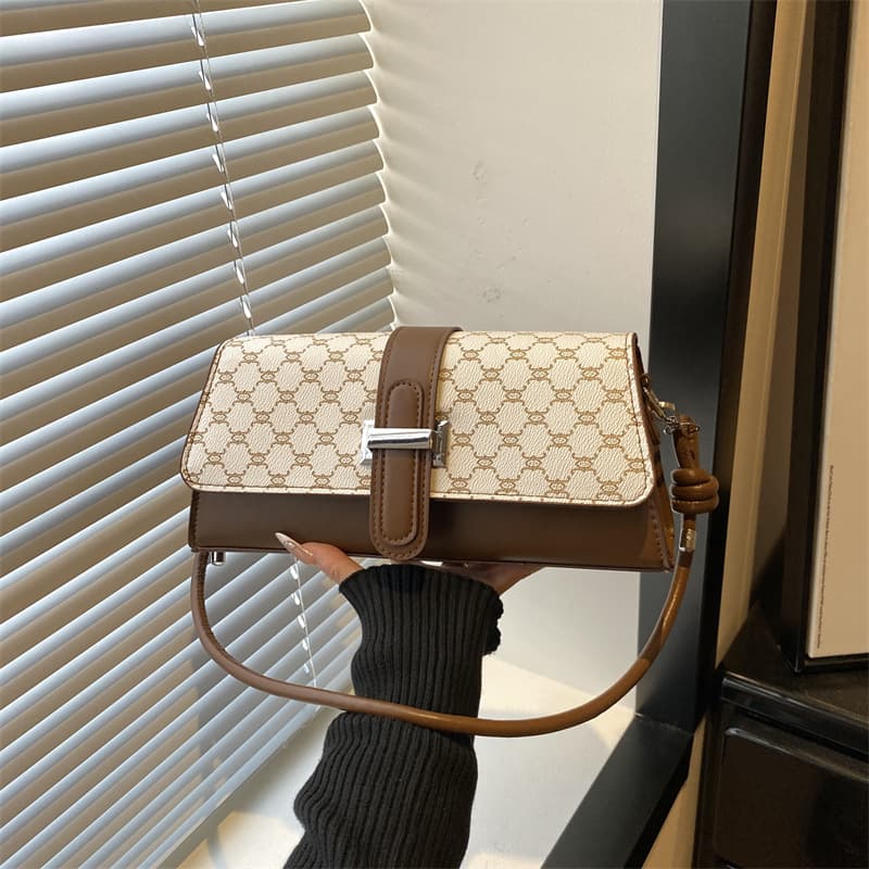 Trendy Shoulder Bag 2026 New Fashion Simple Stylish Niche Retro Elegant Crossbody Women's Bag Small Square Bag