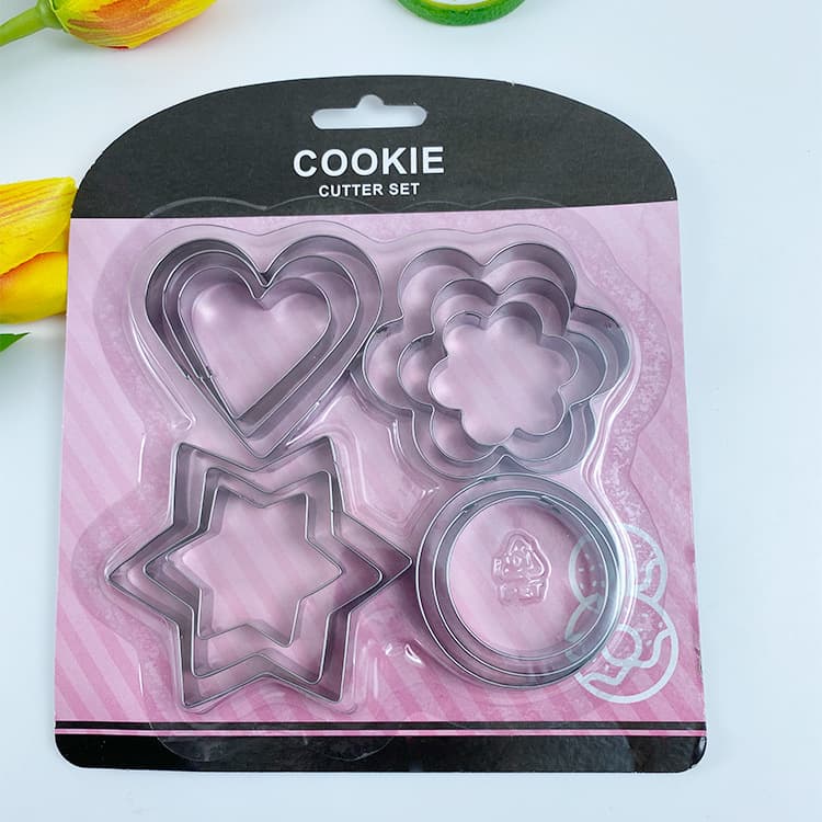 12-Piece Stainless Steel Cookie Cutter Set Heart Shape 3D DIY Cookie Cutter Cake Stamp Mold