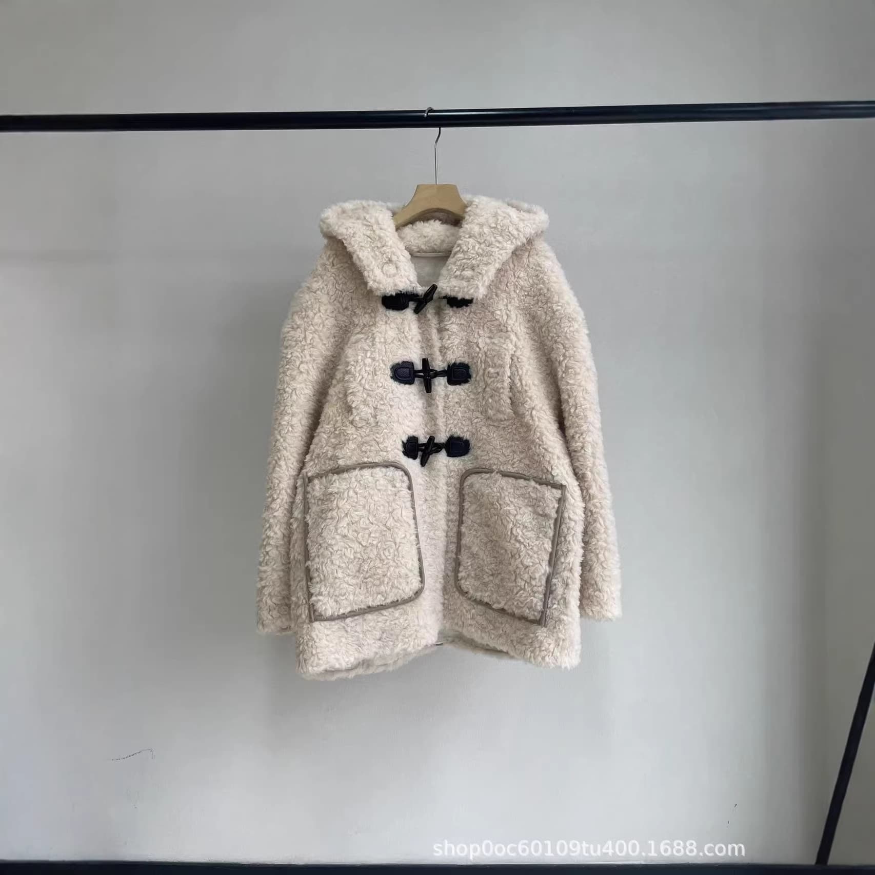 High-End Teddy Bear Fur-Like Coat with Horn Buttons, Lamb Wool, College Style Hooded Eco-Friendly Faux Fur Jacket for Women