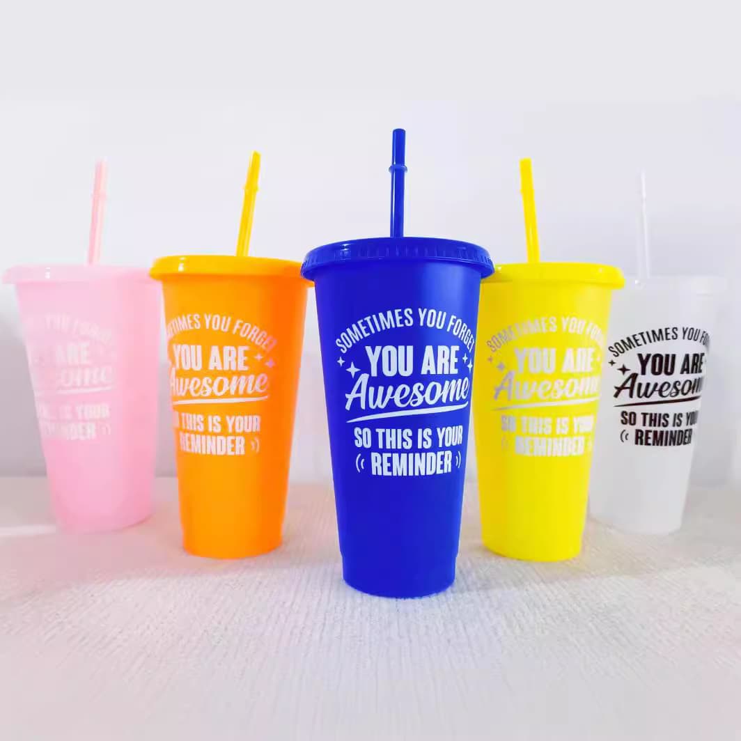 Amazon's hottest selling colorful single-layer 710M large capacity PP plastic straw cup, stylish water bottle wholesale.