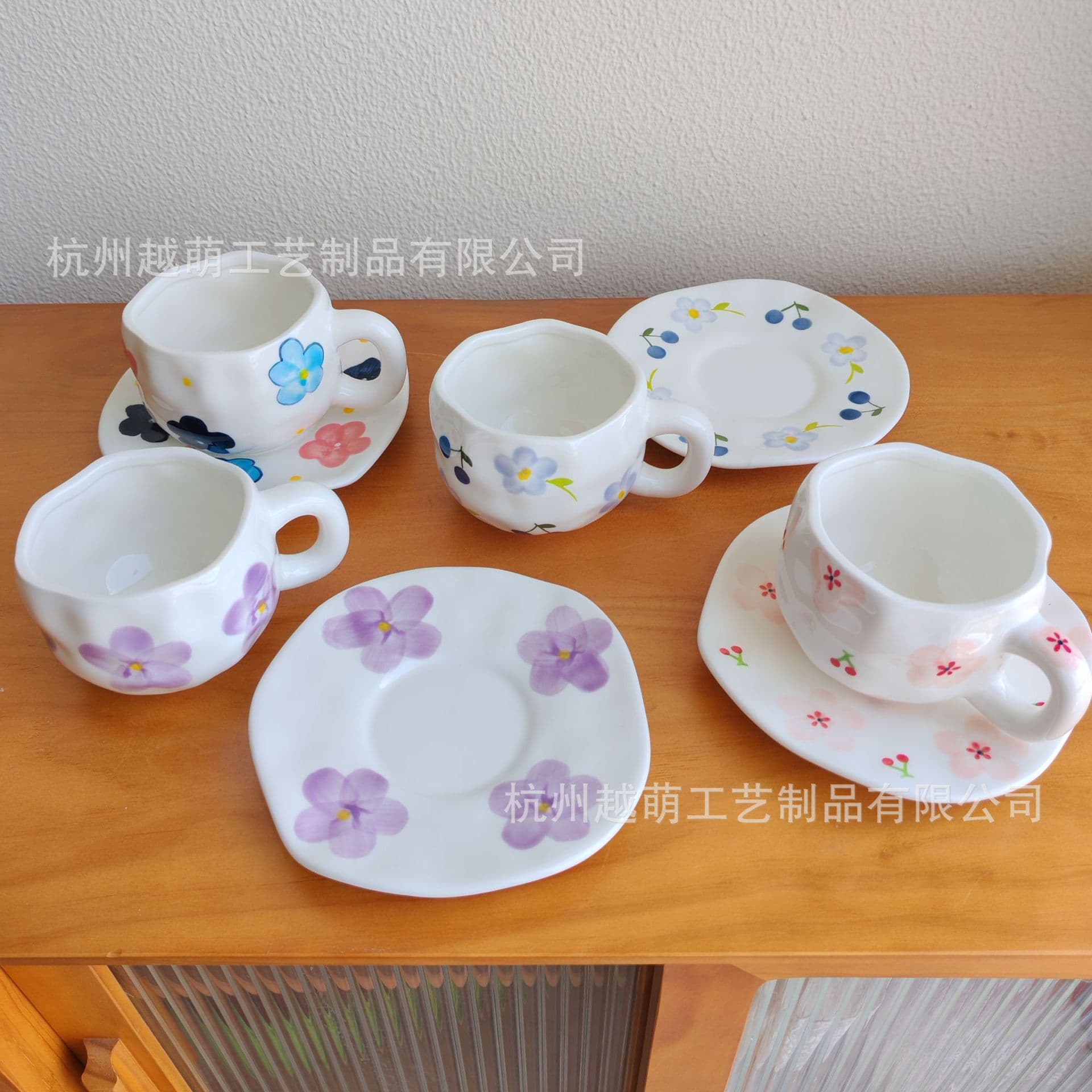 Cute hand-held cup and saucer ceramic coffee cup ceramic cup high-looking afternoon tea cup set coffee cup and saucer cross-border