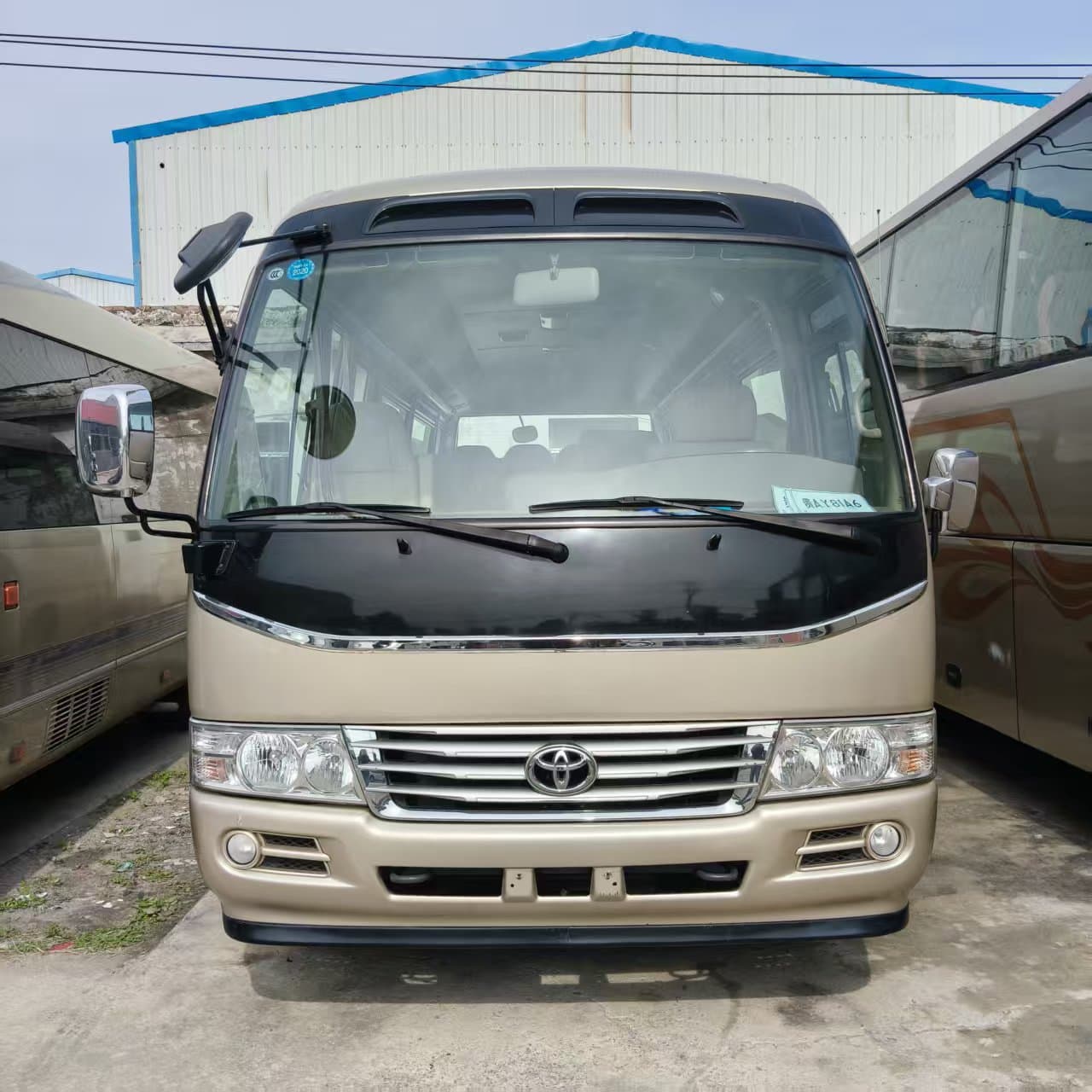 Export of Premium Used Toyota Coaster 19-23 Seat Luxury Buses 6m Euro 3 Toyota Hiace