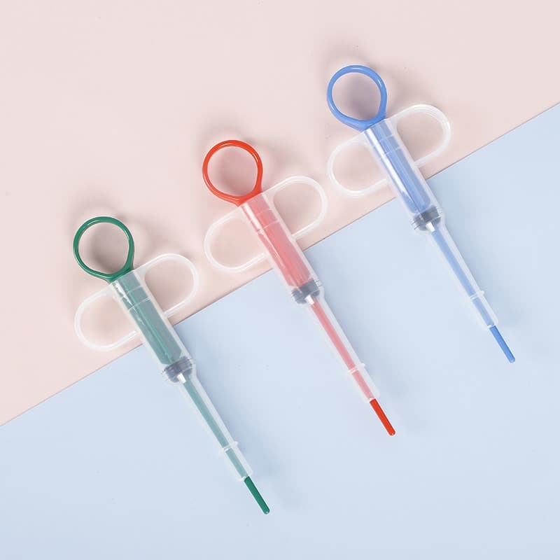 Pet Medication Aid: Syringe-Type Pill Dispenser for Cats and Dogs, Dry and Wet Use, Deworming, Medicine, Water, and Food Feeder