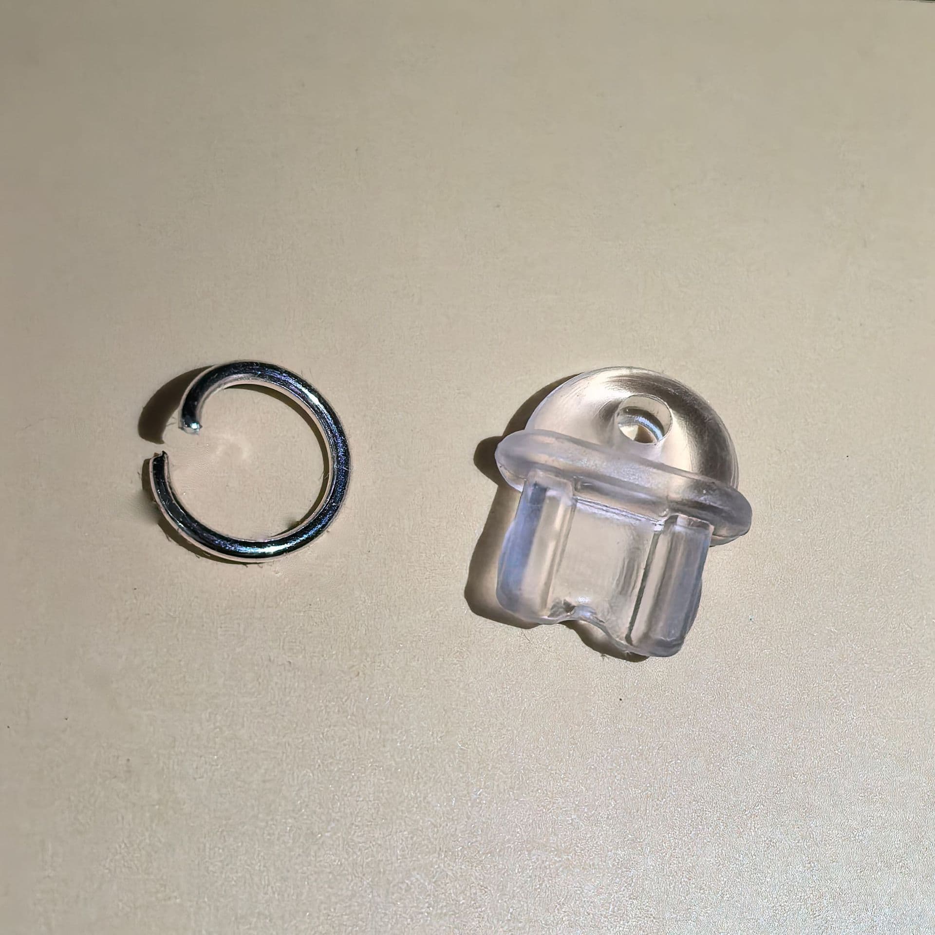 Wholesale new Type-C charging port data port with hole, Android phone USB-Micro phone dust plugs
