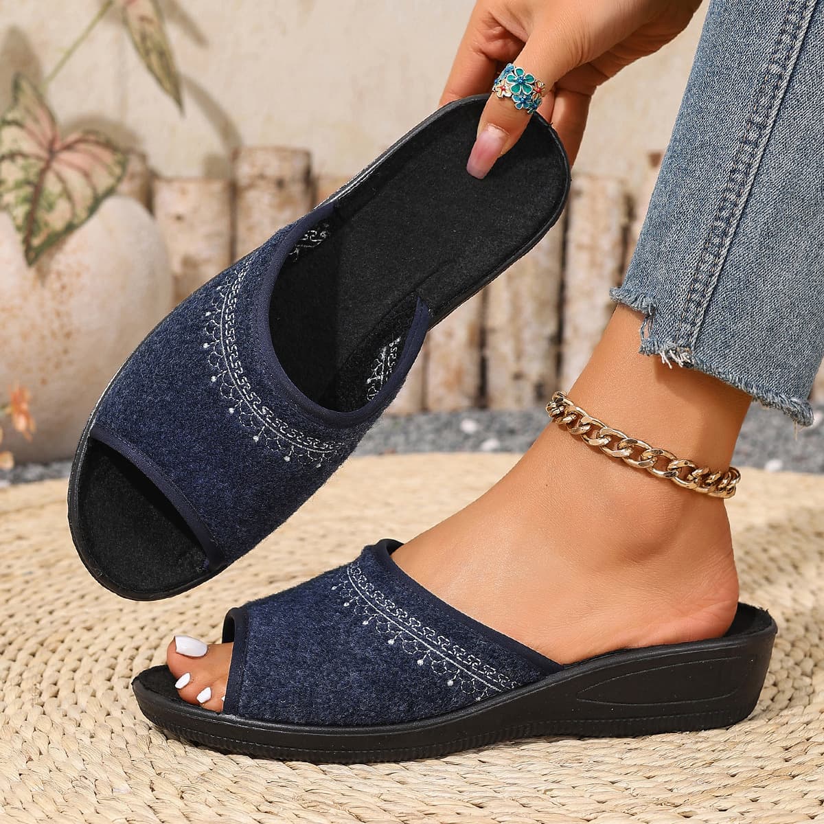 Wholesale Women's New Cross-Border Cotton Slippers Lightweight Comfortable Casual Versatile Slip-On Non-Slip Mother Shoes