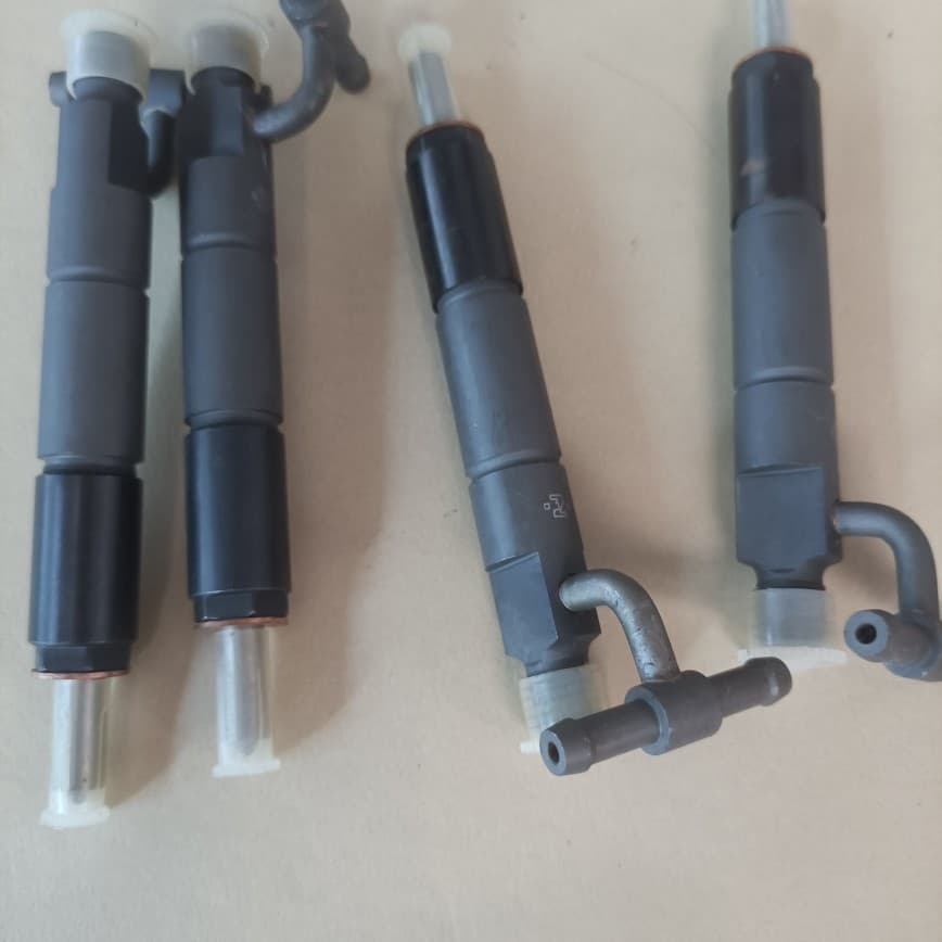 Komatsu Old Model Mechanical Direct Injection Fuel Injector Assembly