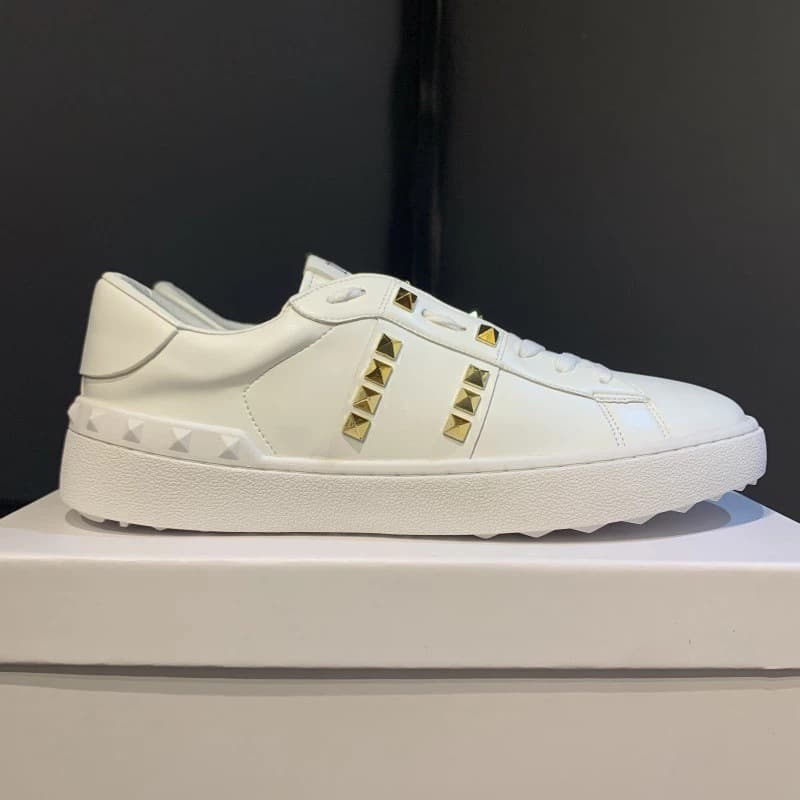 With Source Tag Valentino Rivet White Shoes Women Hot Trendy Couple Sneakers Casual Casual Shoes