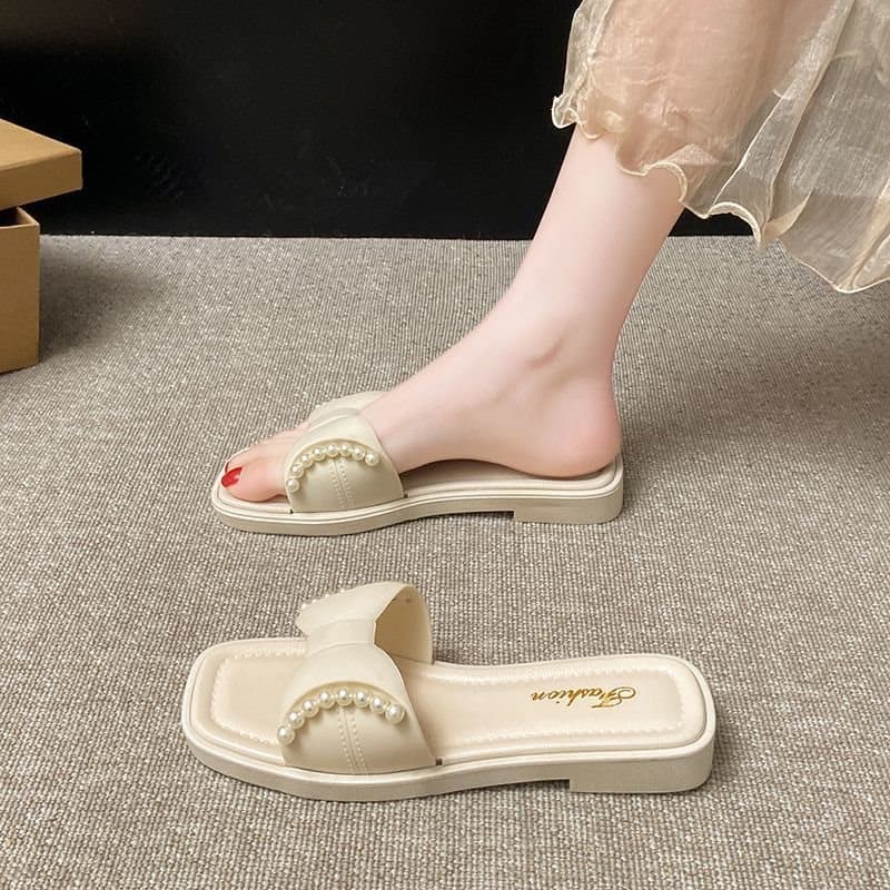 Pearl slippers for women summer Internet celebrity ins girly non-slip thick-soled sandals for outer wear fashionable seaside beach shoes for women