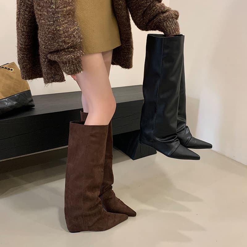 Vintage Niche Design Pointed Toe Inner Height Increase Straight Boots for Women 2026 Autumn Winter Slim High Tube Boots