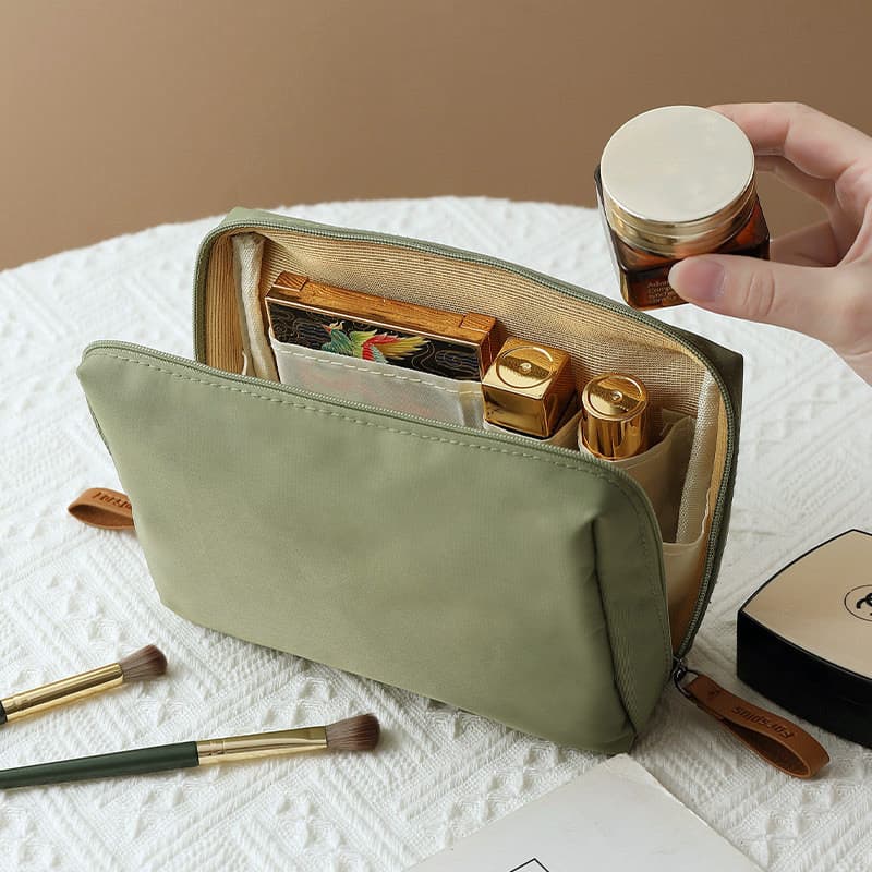 Women's Portable Makeup Bag 2026 New Travel Small Cosmetic Lipstick Organizer Waterproof Pouch
