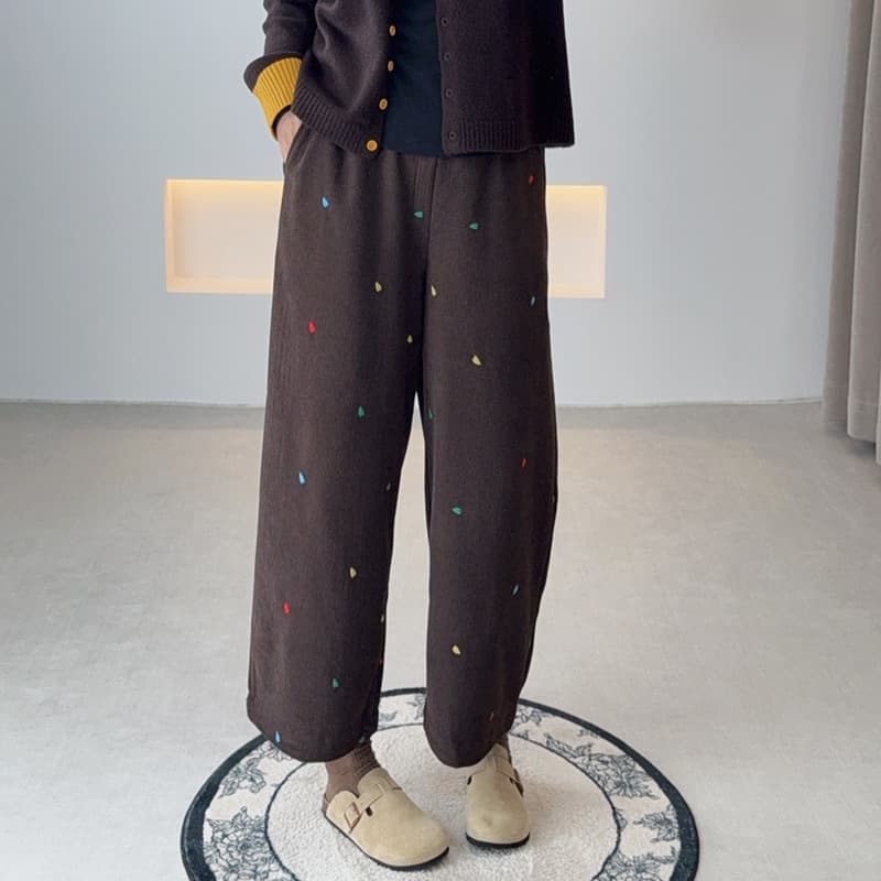 2025 Autumn/Winter New Shuangtian Plus-Size Women's Wear Autumn/Winter Pants, Curvy MM Long Pants, Colorful Embroidered Heart Casual Pants 9180