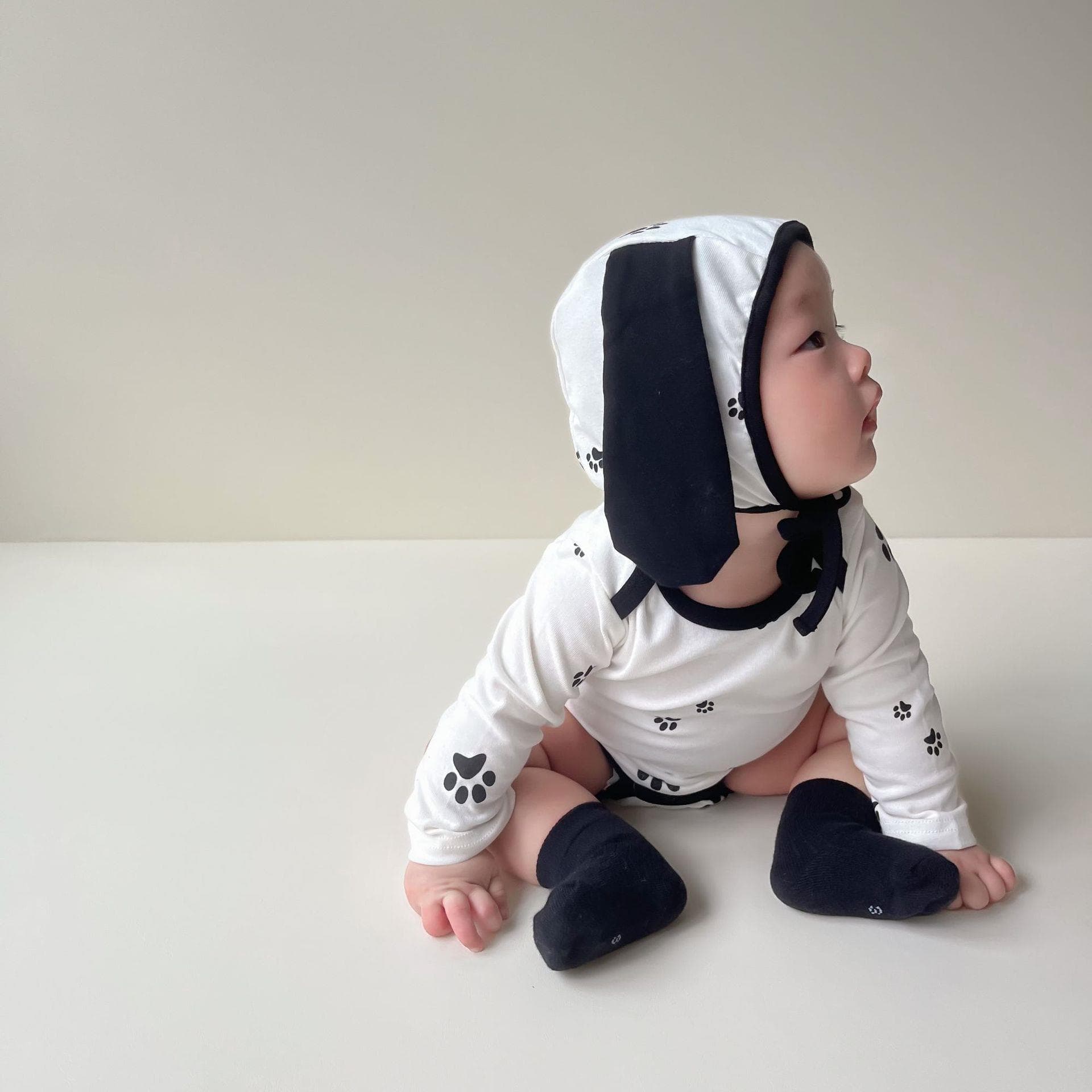 2025 Autumn New Baby Printed Bodysuit Ins Dog Paw Full Print Infant Romper Set Baby Onesie