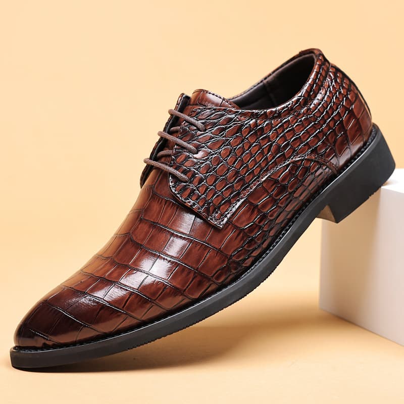 2024 New Men's Leather Shoes, Business Formal and Casual Shoes, Crocodile Pattern, British and Korean Style, Pointed Toe, Plus Size Shoes