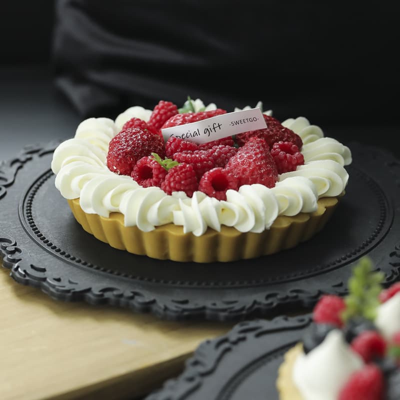 Simulated Strawberry Cake Model Fake Cream Cake Decoration Prop for Showroom Soft Decoration Dessert Table Fruit Display
