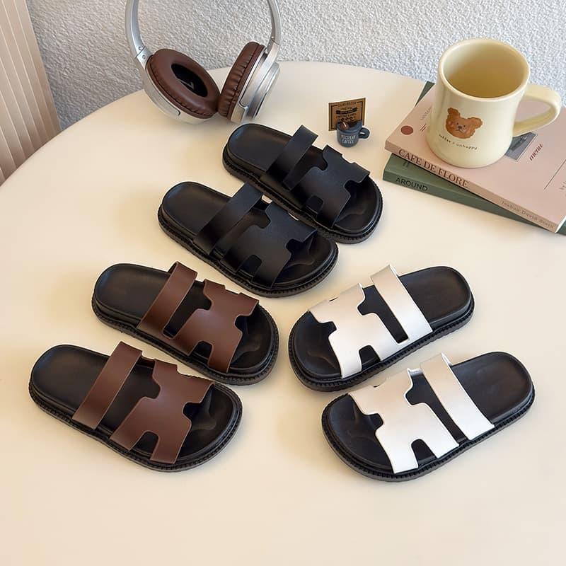 Korean Style Children's Slippers Flat Bottom Thick Heel Summer New Outdoor Beach Shoes Rubber Material Comfortable Versatile