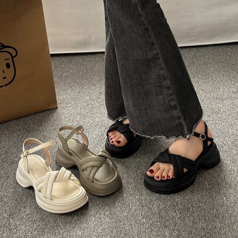 Women's Summer 2026 New Platform Thick Sole Sandals, High-End Elegant Style, Perfect for Dresses, Roman Beach Shoes