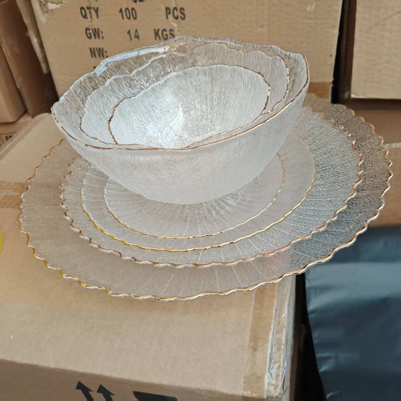 New Petal Plate Set, Fluted Rim Large Plate for Living Room Kitchen Dinner Plate, Gold Rim Irregular Snack Plate, Wholesale