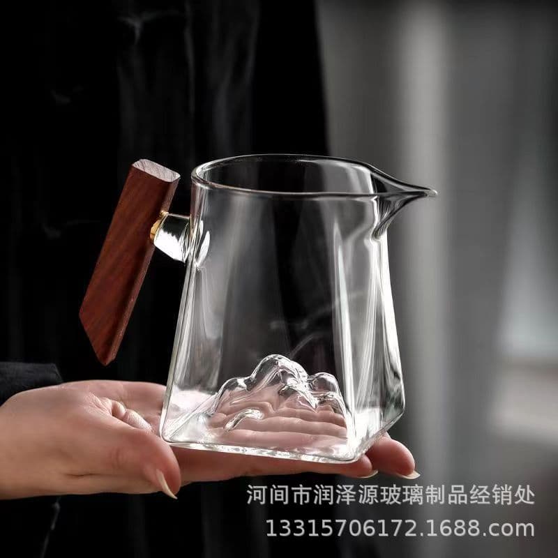 Glass Fairness Cup in Transparent Black Square Design with Mountain View, High-End Wooden Handle Tea Sea for Home Divider