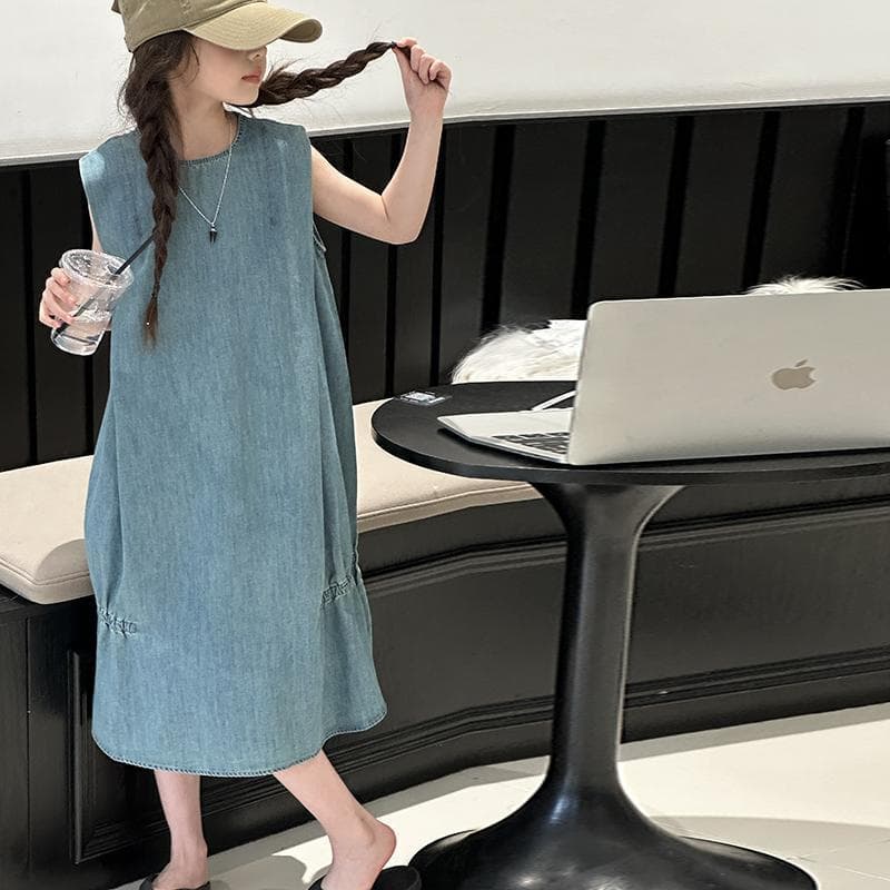 Girls' summer dress 2025 new style, fashionable children's summer clothes for older children, thin sleeveless stylish vest denim skirt