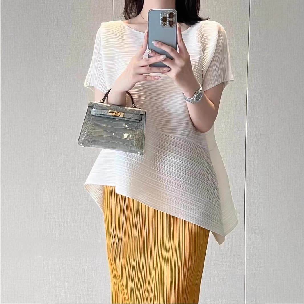 Loose Asymmetric Short Sleeve Round Neck T-Shirt Women's Design Sense Summer Casual Top Polyester Fabric Folded Hemline