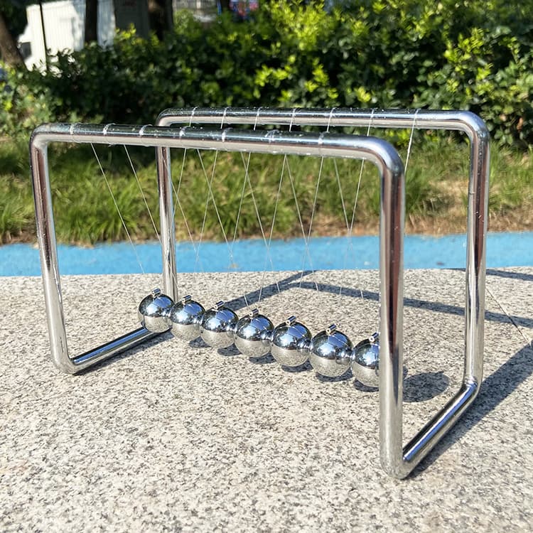 Newton's Cradle Bumper Ball Impact Ball Physics Law Stress Relief Ornament 7-Bead Full Metal Frame Newton's Cradle Ball
