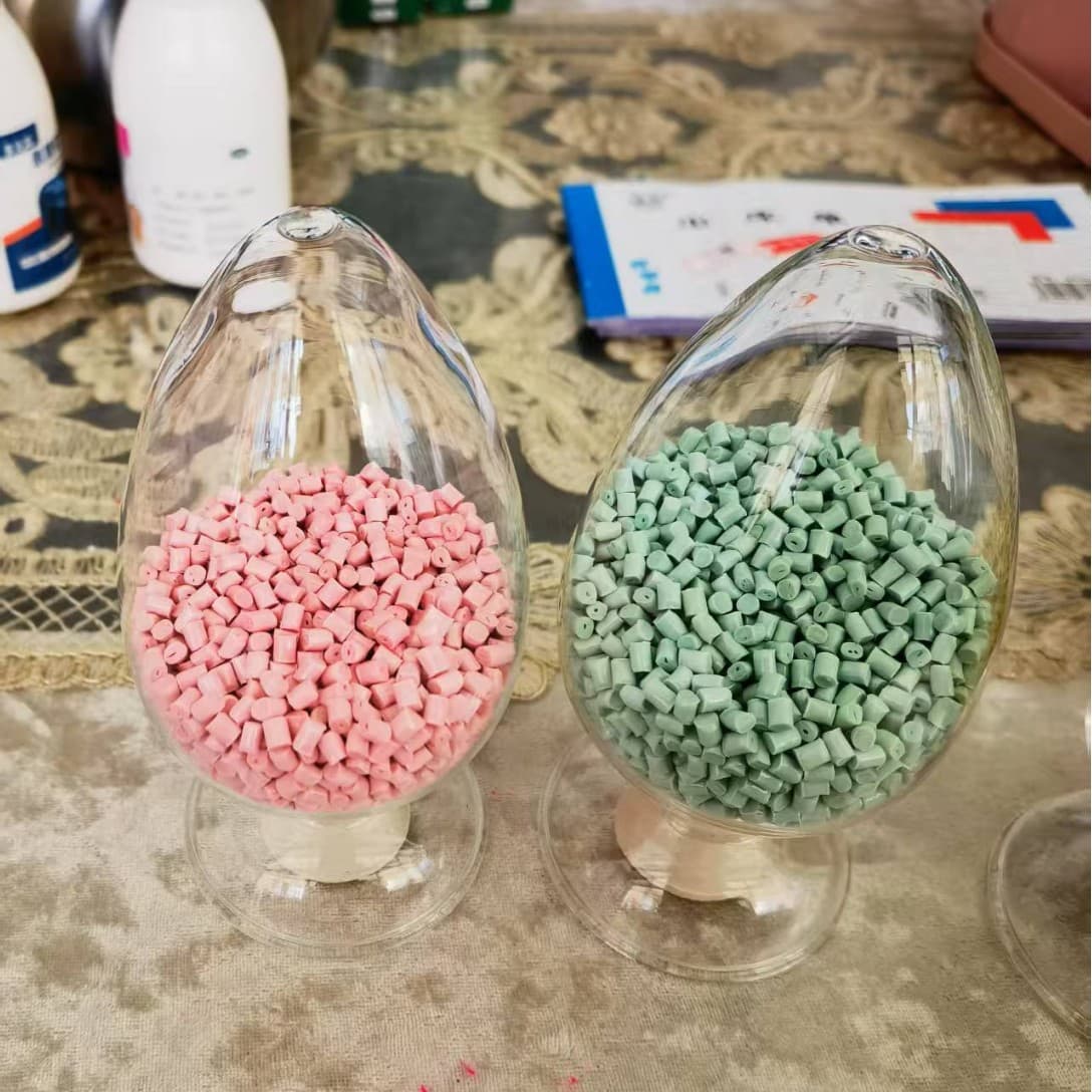 PC recycled granules, plastic shovel granules, textile yarn tube granules, workwear shoe toe granules, and transparent granules for bags and luggage.